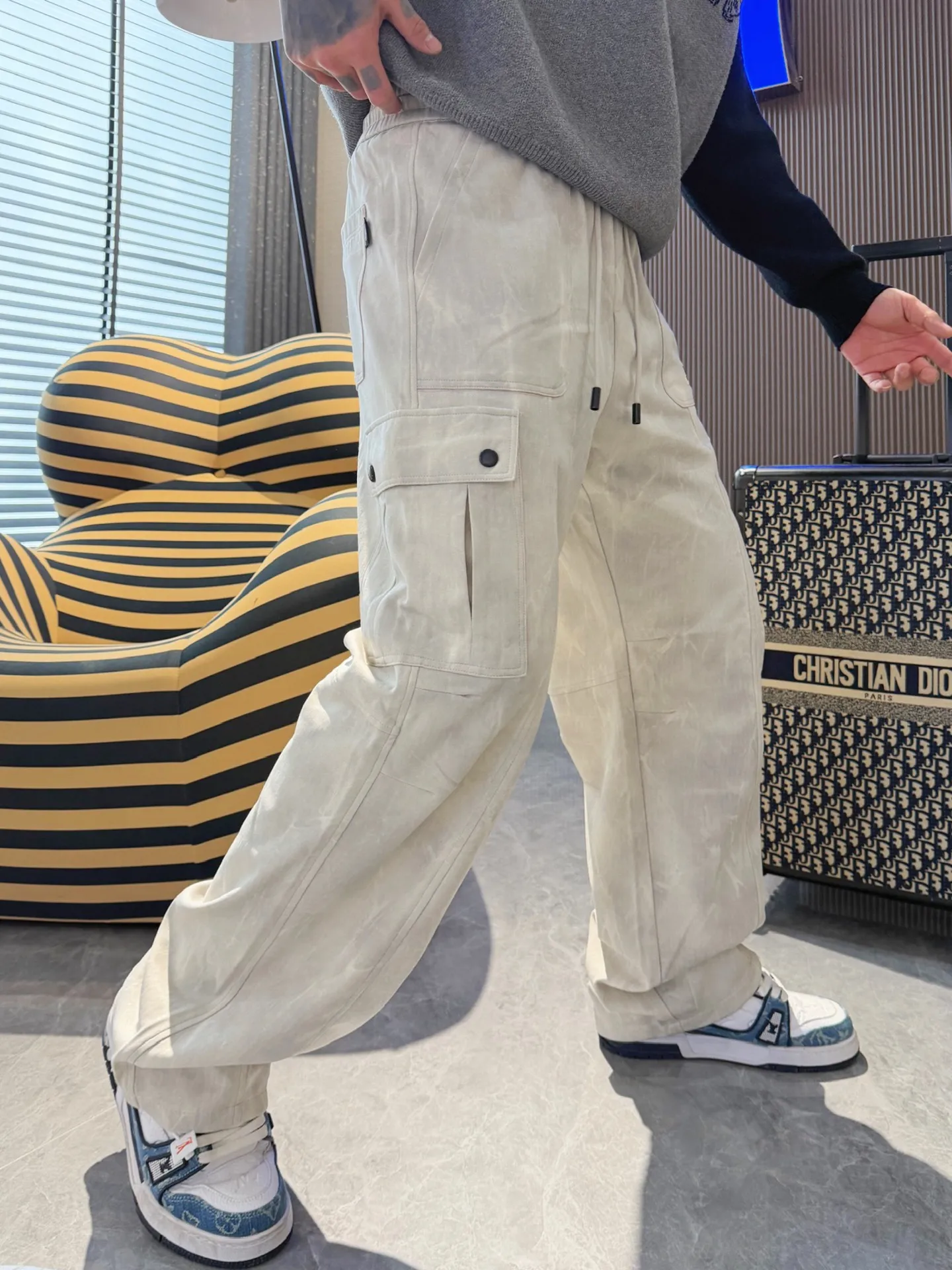 Balenciaga 🆕2026 Autumn and Winter New Arrival Casual Pants! 🎁On sale simultaneously on the official website. Brand Classic LOGO casual pants, customized fabrics, excellent comfort and strong touch. Highly recognisable, perfect appearance and craftsmanship. Size:M-3XL